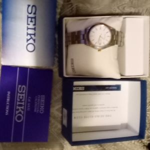 Authentic Seiko Quartz 505715